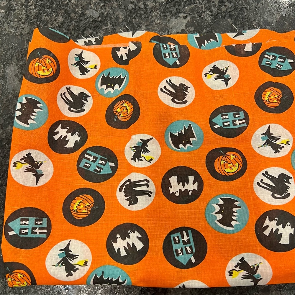 HALLOWEEN WITCH PUMPKIN BLACK CAT ORANGE GHOST BAT HAUNTED HOUSE‎ FABRIC 20x44”